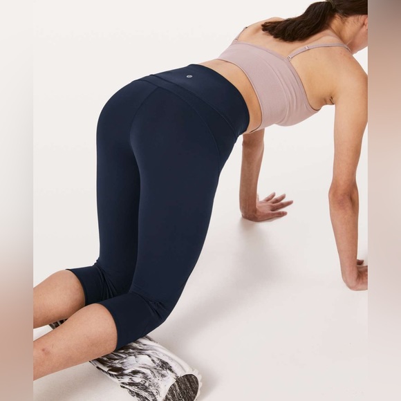 Lululemon In Movement Crop *Everlux 19* Leggings Midnight Navy -size 6 - Picture 4 of 16